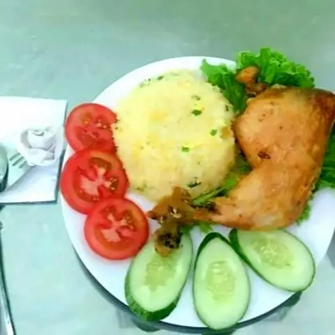 Hình ảnh Combo cơm gà góc tư mắm - trà tắc 