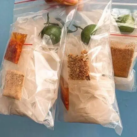 Hình ảnh Combo 3 bịch bánh tráng sate muối