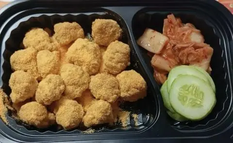 Hình ảnh Gà Viên Chiên Giòn Lắc Phô Mai (100g 1 phần)