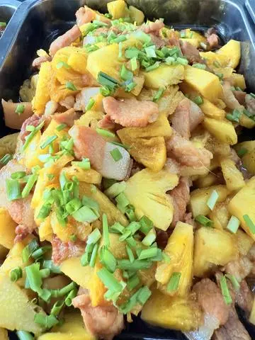 Hình ảnh Cơm thịt kho thơm
