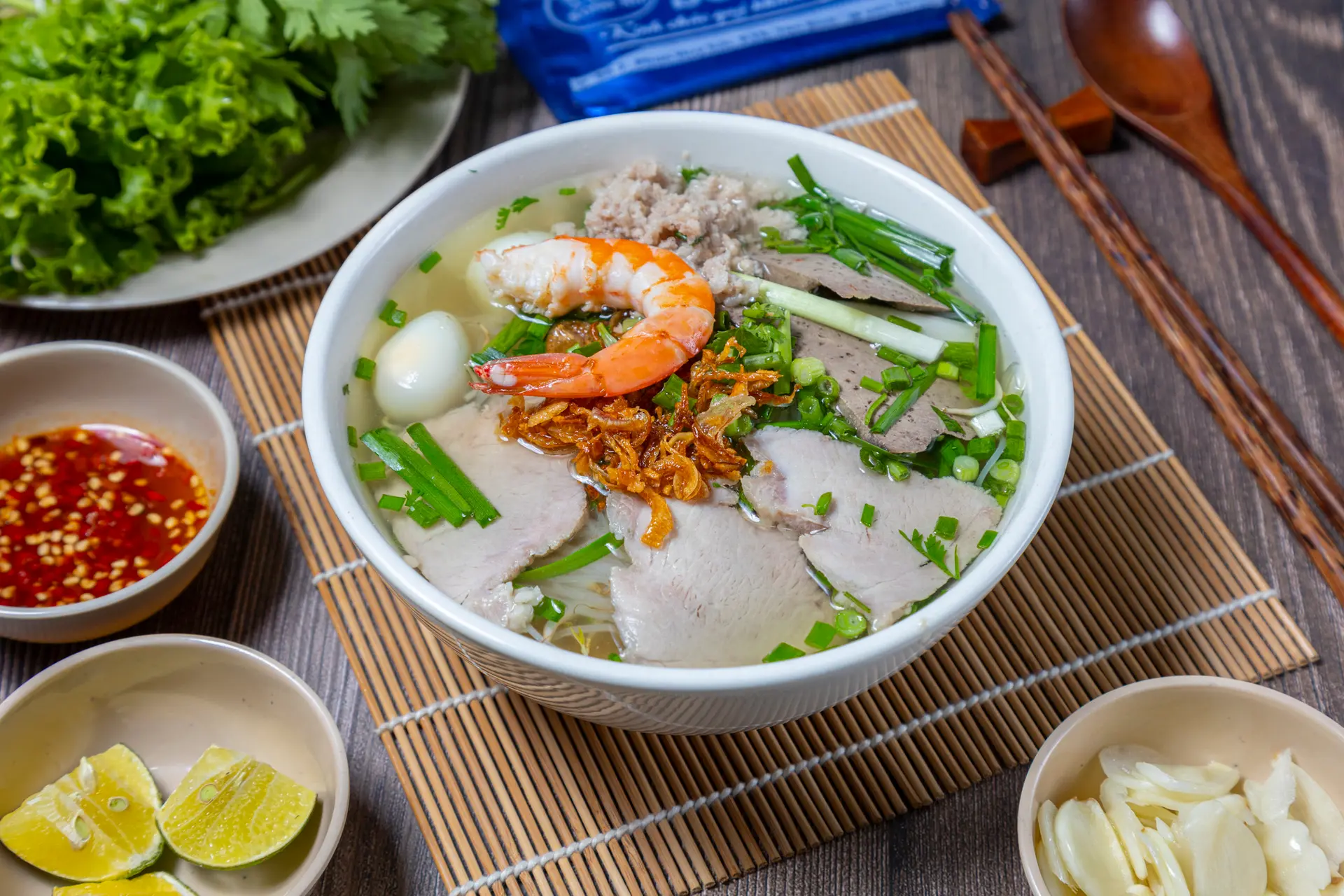 Hình ảnh Hủ tiếu nam vang ( Đã có dụng cụ ăn )
