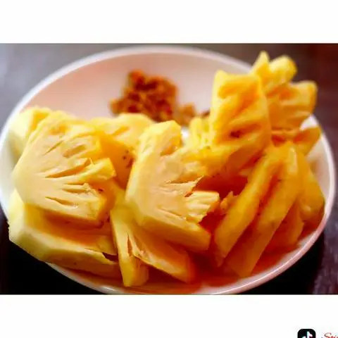 Hình ảnh Thơm chấm muối nhuyễn