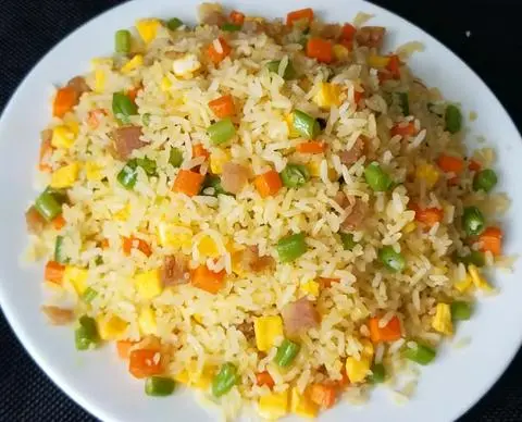 Hình ảnh Cơm Chiên Dương Châu
