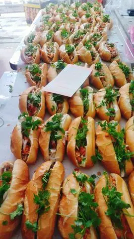 Hình ảnh bánh mỳ thịt Thập Cẩm 30k