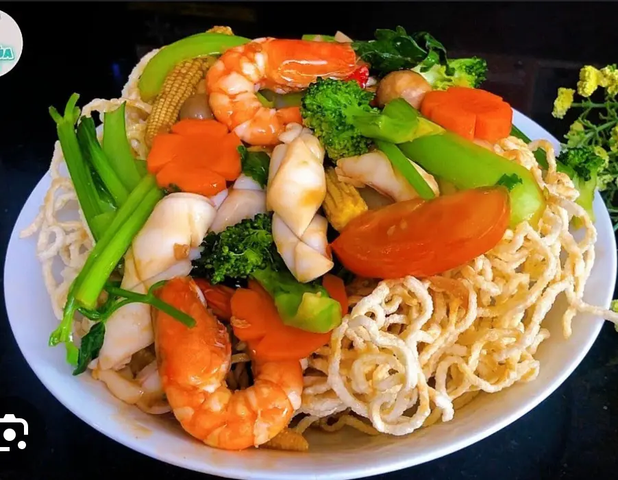 Hình ảnh Mì xào giòn thập cẩm