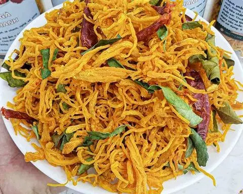 Hình ảnh Khô gà lá chanh