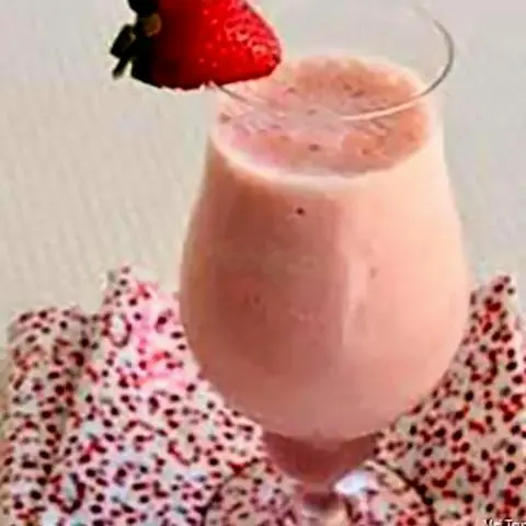 Hình ảnh Milk strawberry sake