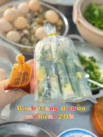 Hình ảnh bánh tráng cuộn mở hành
