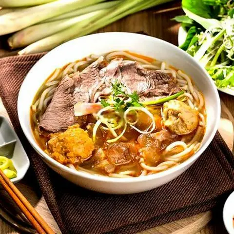 Hình ảnh Bún đặc biệt đầy đủ sụn
