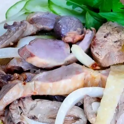 Hình ảnh Lòng gà xào - 1 ly trà tắc