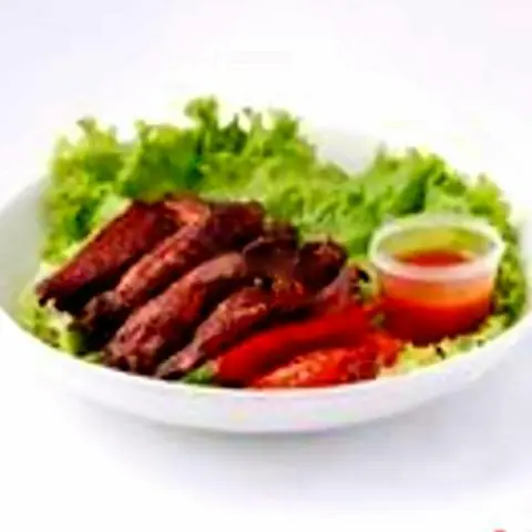Hình ảnh Cánh gà giữa sốt mật ong