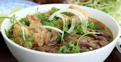 Hình ảnh bún bò tái - nạm 