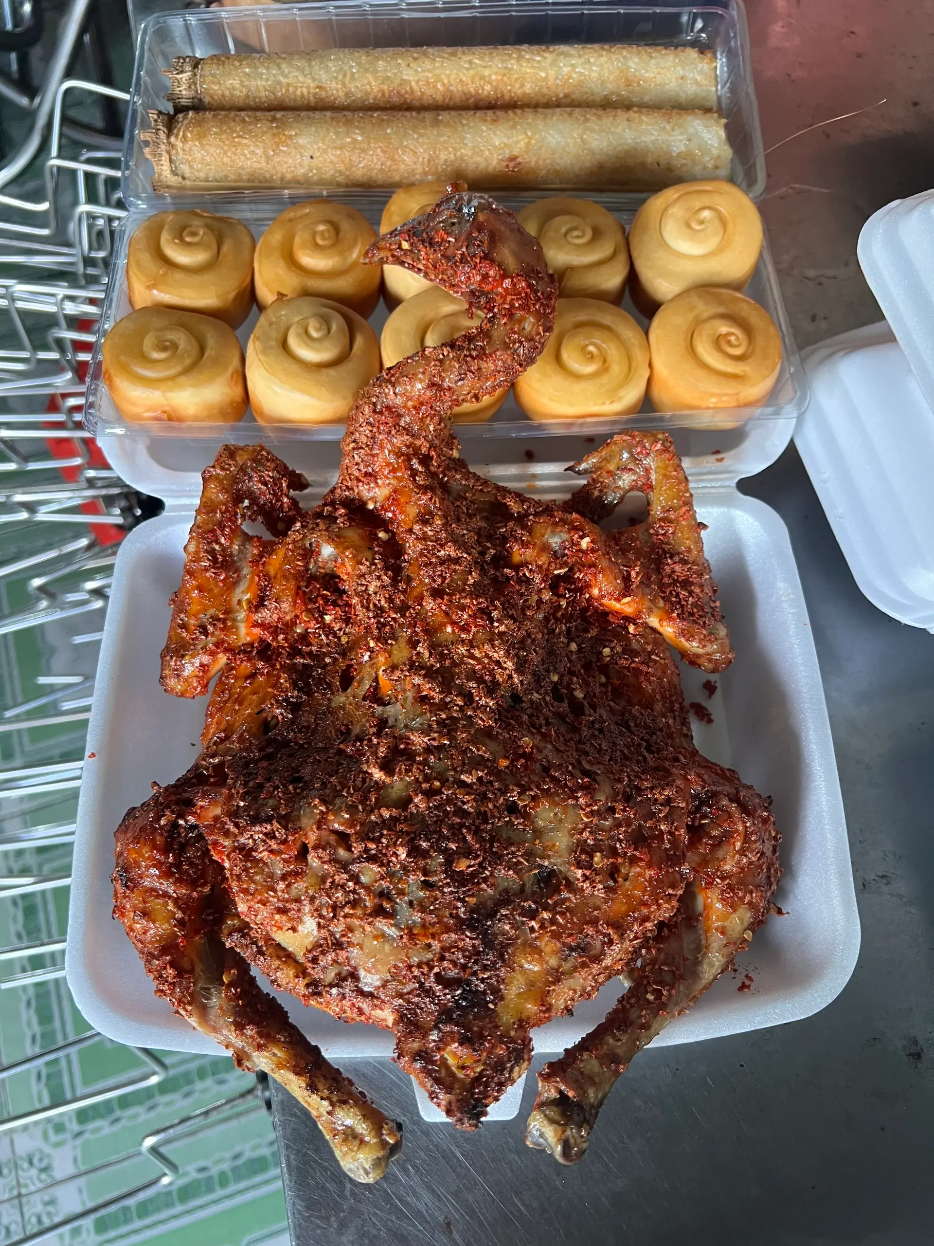 Hình ảnh Combo 1 Gà nướng + 1 cơm lam + 4 bánh bao