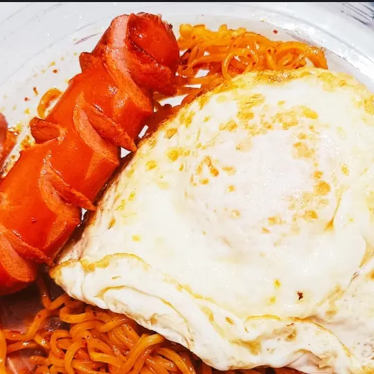 Hình ảnh Mì Trộn Indomie Xúc Xích Trứng