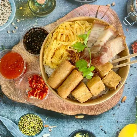 Hình ảnh Bún Nước Tương Heo Quay