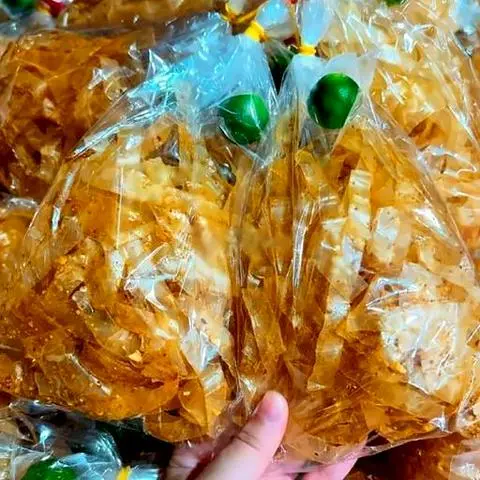 Hình ảnh Bánh tráng muối nhuyễn sợi tắc