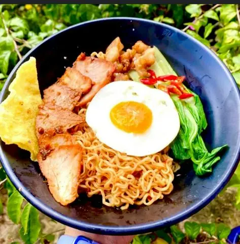 Hình ảnh Mì trộn đặc biệt