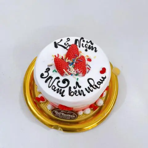 Hình ảnh bánh kem mini đơn giản nền trắng