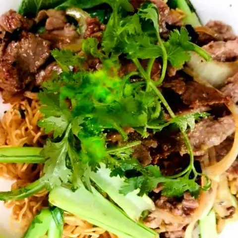 Hình ảnh Mì chiên trứng bò