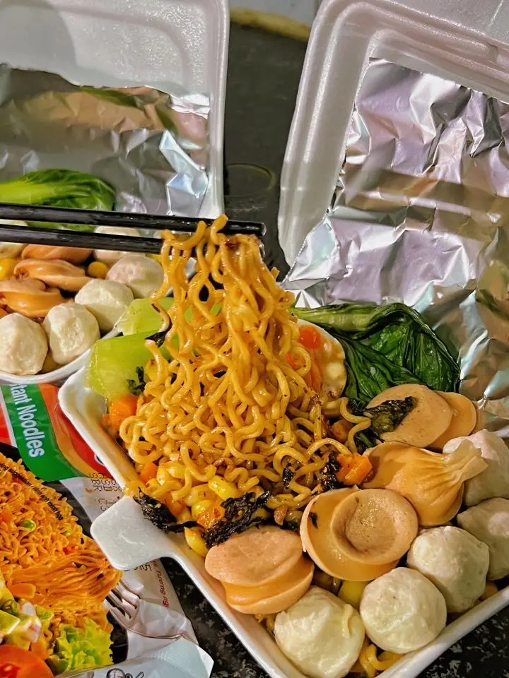 Hình ảnh Mỳ trộn thập cẩm 