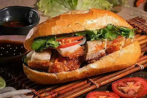 Hình ảnh Bánh mì Heo Quay Đặc biệt