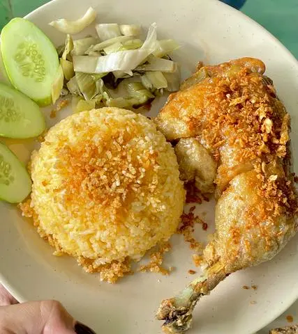 Hình ảnh Cơm gà mắm tỏi ( đùi góc tư )