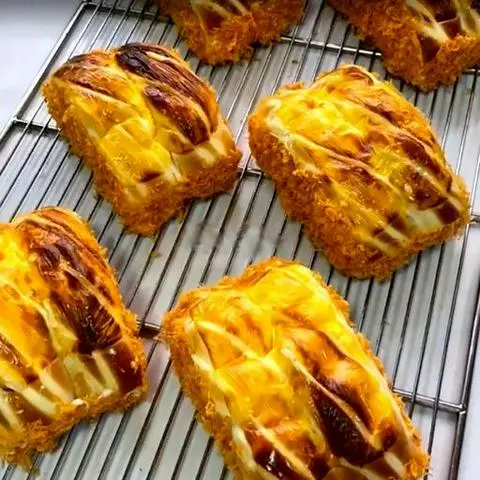 Hình ảnh Bánh mỳ phomai nướng chà bông