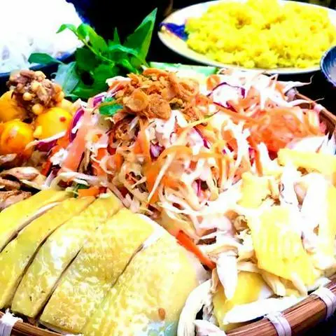 Hình ảnh Mẹt gà cho 2 người - 2 ly trà tắc