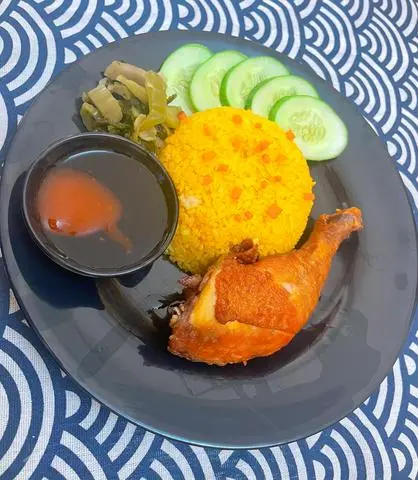 Hình ảnh Cơm gà xối mỡ