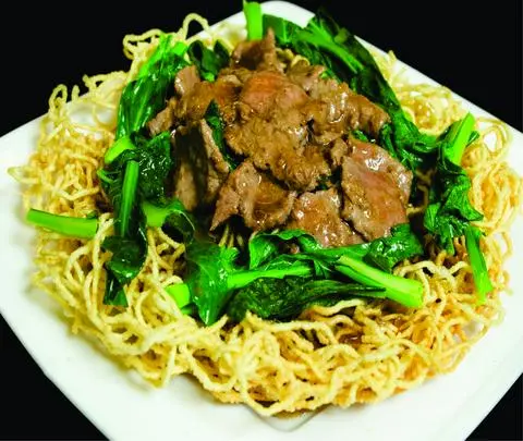 Hình ảnh Mì xào bò - mì xào giòn