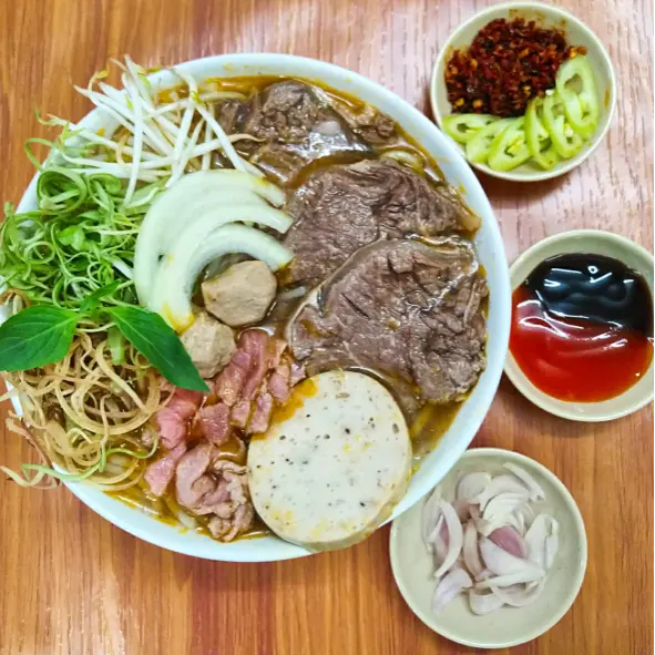 Hình ảnh Bún Bò Thập Cẩm Đặc Biệt (Nhiều Thịt)