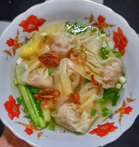 Hình ảnh Súp 8v hoành thánh + thịt bằm
