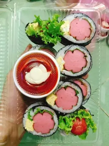 Hình ảnh Kimbap xúc xích