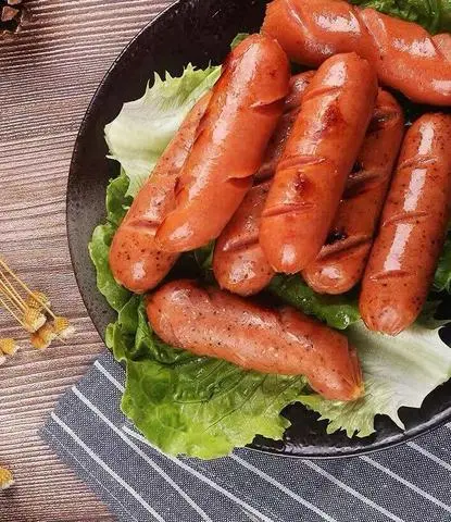 Hình ảnh CB 2 Cây Xúc Xích Đức Chiên