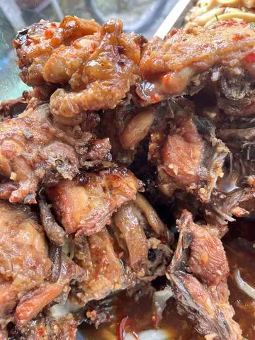 Hình ảnh Cơm Gà Chiên Nước Mắm