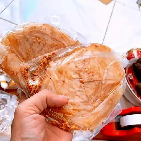 Hình ảnh Bánh tráng tỏi muối nhuyễn