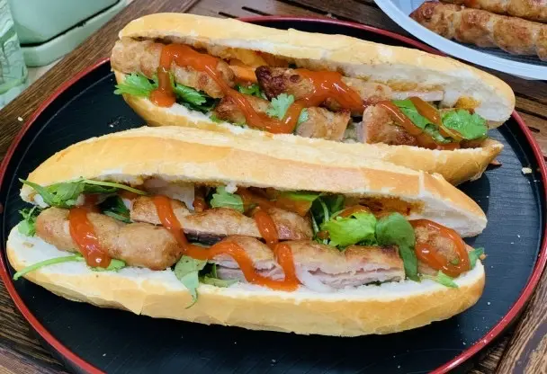 Hình ảnh Bánh Mì Nem Nướng 