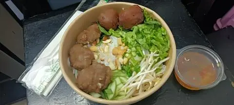Hình ảnh Bún Thịt Nướng + Nem Nướng