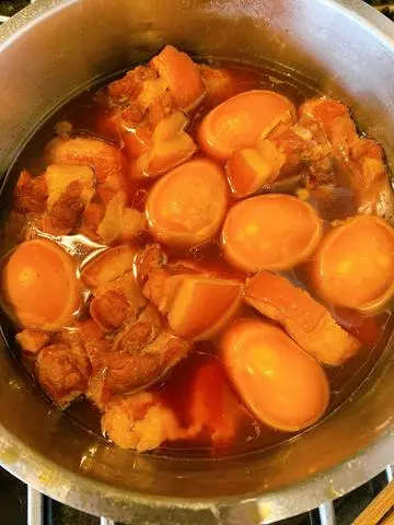 Hình ảnh Cơm thịt kho tàu