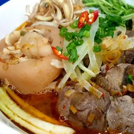 Hình ảnh BÚN BÒ HUẾ(GIÒ, GÂN)