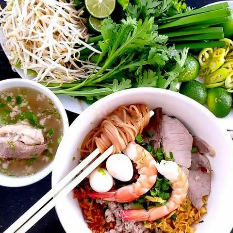 Hình ảnh Hủ tiếu nam vang khô đặc biệt