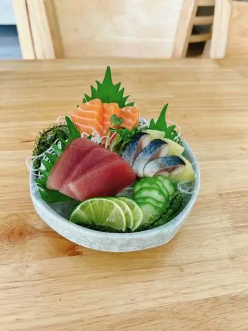 Hình ảnh Sashimi Set A - 3 Hồi, 3 Ngừ , 3 Trích  