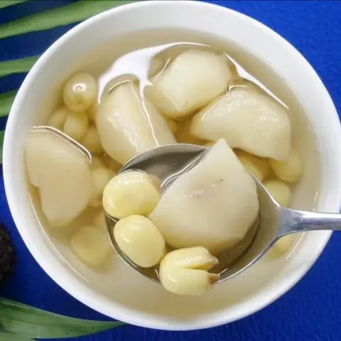 Hình ảnh Chè hột sen củ năng 