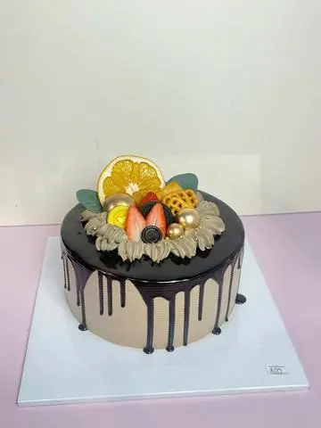 Hình ảnh Bánh kem sữa tươi/ socola size 18cm