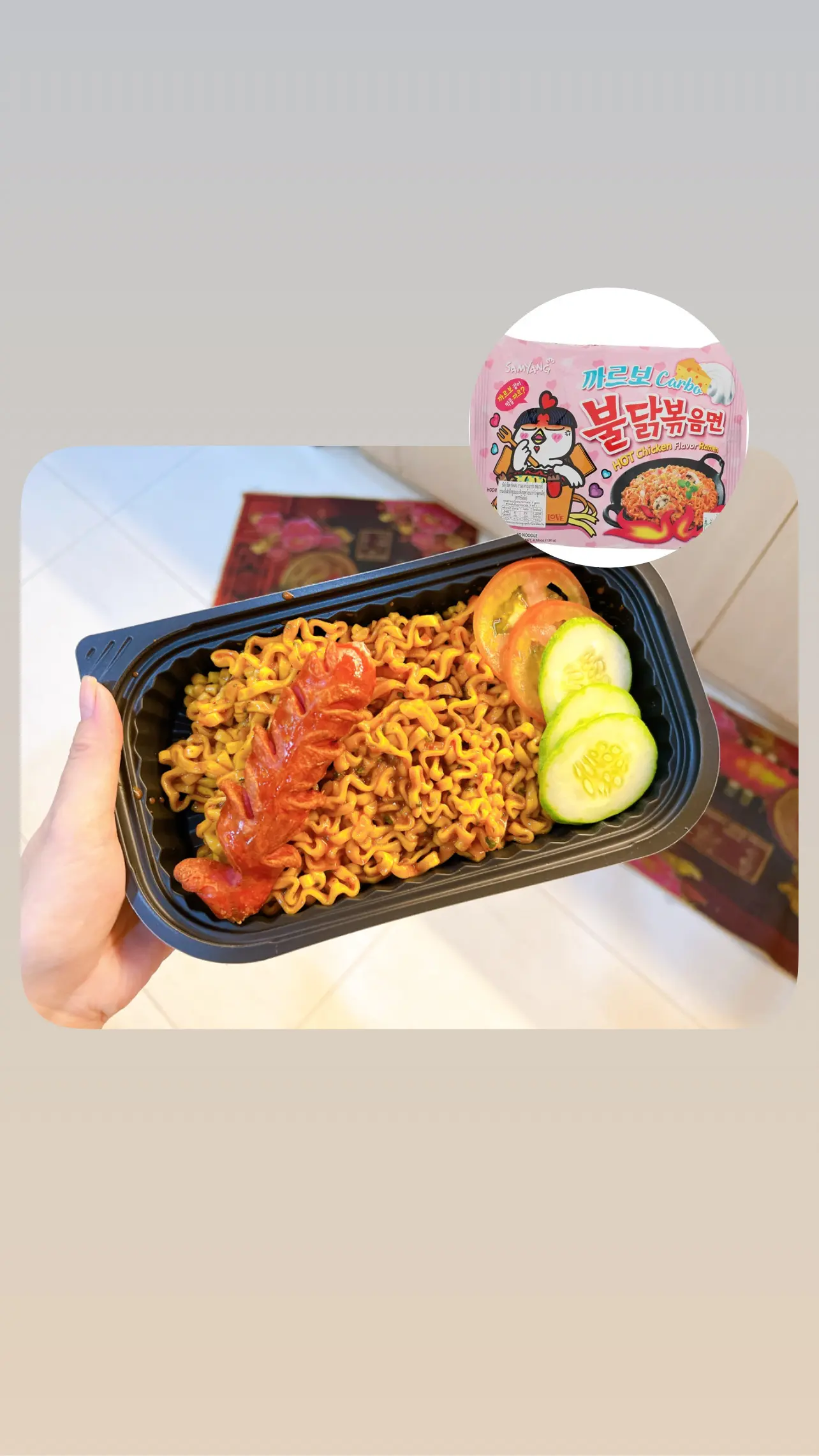 Hình ảnh Mì cay Samyang sốt kem - xúc xích