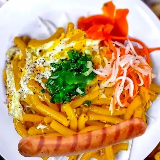 Hình ảnh Nui Xào Trứng Xúc Xích
