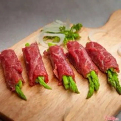 Hình ảnh Bò cuộn măng tây