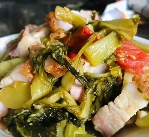 Hình ảnh Cải Chua xào Heo Quay