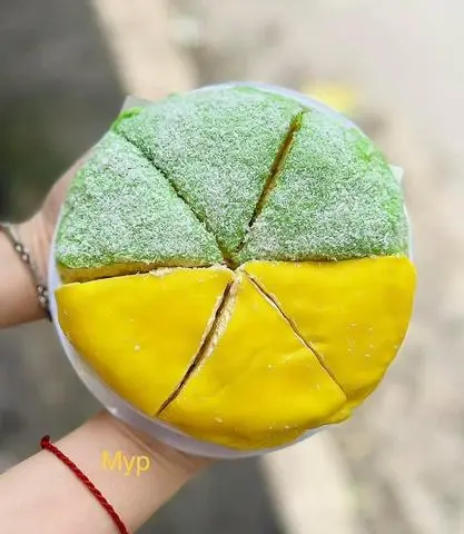 Hình ảnh Bánh Sầu Riêng Size 12 cm ( mix phú sĩ và truyền thống