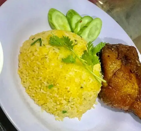 Hình ảnh Cơm Má Đùi Chiên Giòn